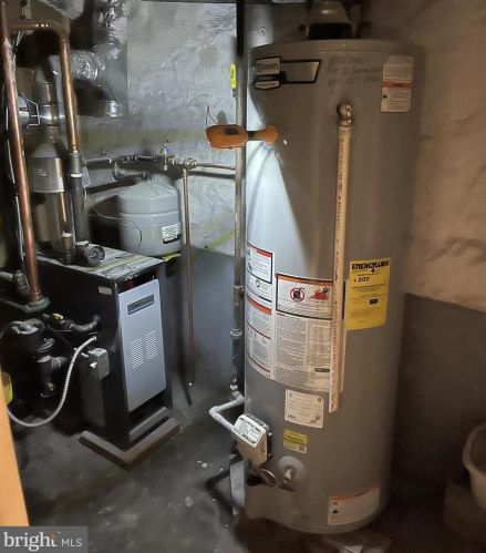 4632 12 St, Philadelphia PA 19147-2624 exterior