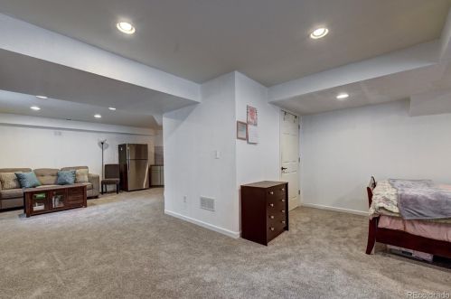 26900 Roxbury Pl, Denver CO  80016-7528 exterior