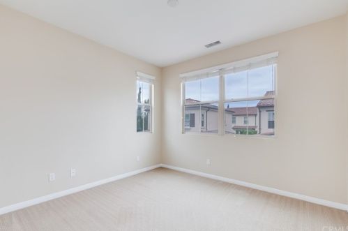 88 Rembrandt, Irvine CA  92620-7314 exterior