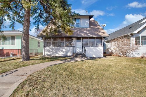 1267 Hewitt Ave, Saint Paul, MN 55104-1422
