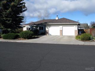641 20th St, Eagle Crest OR  97756-8811 exterior