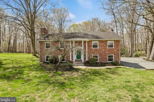 13205 Johnny Moore Ln, Clifton, VA 20124-1455