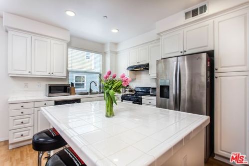 524 Chardonnay Dr, Covina, CA 91723-1564