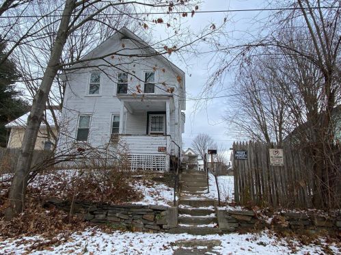 50 Walnut St, Unity, NH 03773-1348