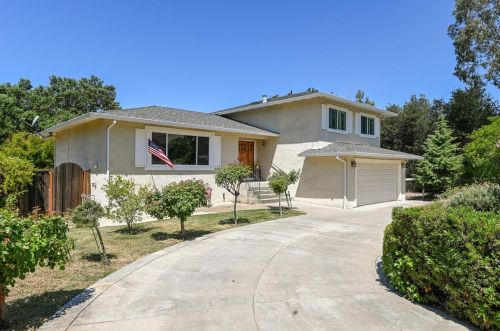 13165 New Ave, San Martin, CA 95046-9610
