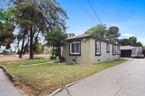 706 Tuolumne Blvd, Modesto, CA 95351-3710