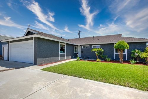 16426 Helmcrest Dr, Whittier, CA 90604-4028