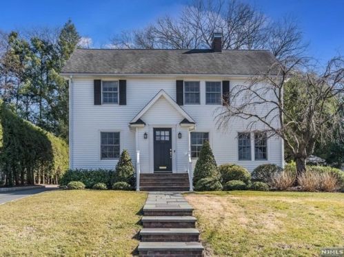 29 Ashton Pl, Ridgewood, NJ 07452-1303