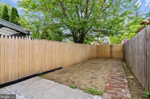 425 Cherry St, Lancaster PA  17602-4913 exterior