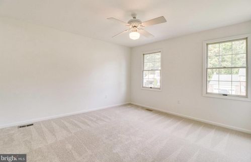 5901 Oakland Park Dr, Springfield VA  22015-2442 exterior