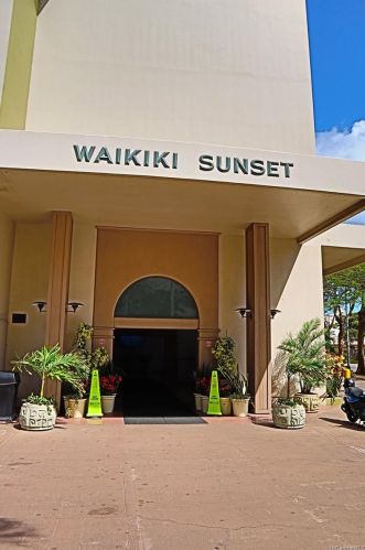 229 Paoakalani Ave, Honolulu HI 96815-3764 exterior