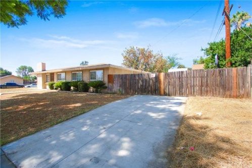 930 Pepper Ave, Rialto, CA 92376-4570