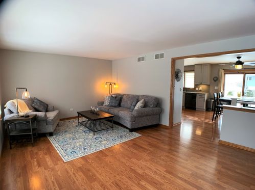 3305 Ivywild Ln, Mokena, IL 60451-9543