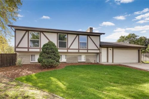 2422 Lewiston St, Denver CO  80016-1459 exterior