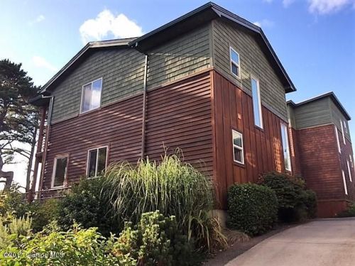 8914 Pelican Ln, Manzanita, OR 97130-9160