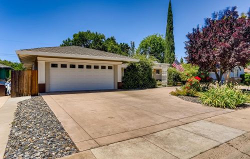 9664 Melrose Ave, Elk Grove, CA 95624-2234