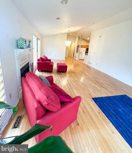 2245 52 St, Philadelphia PA 19131-2312 exterior