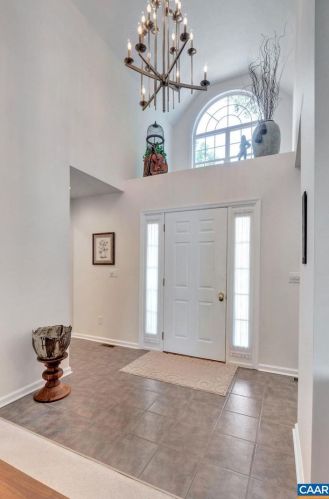 60 Bunker Blvd, Bybee, VA 22963-2504