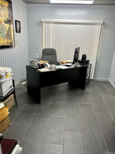 5842 Magnolia Ave, Riverside CA  92506-1827 exterior