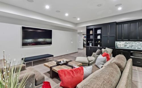 800 Lake Summit Dr, Atlanta GA  30342-1975 exterior