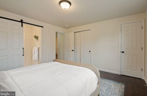 564 Lampeter Rd, Lancaster PA  17602-4010 exterior