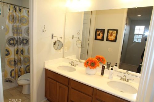 2660 Madison Cir, Anaheim CA  92801-4954 exterior