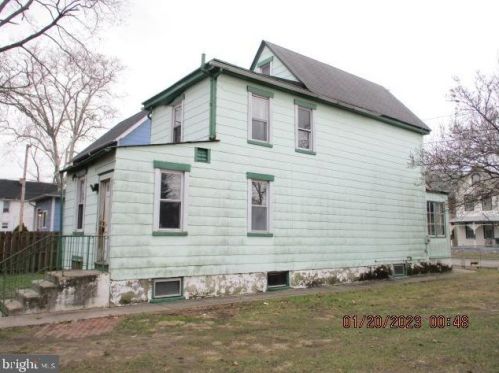 524 6th St, Palmyra, NJ 08065-1425
