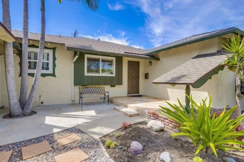 305 Kenmore St, Anaheim CA  92804-2114 exterior