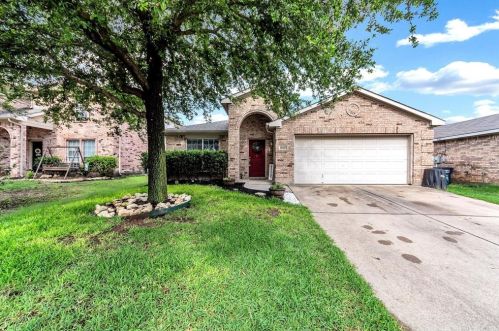 10441 Hideaway Trl, Fort Worth, TX 76131-3994