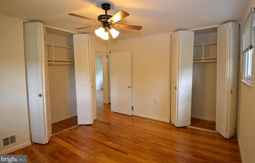 8715 Kenilworth Dr, Springfield VA  22151-1101 exterior