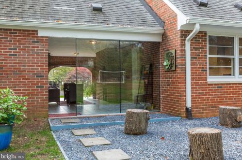 15009 Snowden Dr, Silver Spring MD 20905-5663 exterior