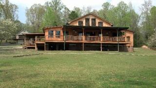 275 Featherfoot Parkway Loop, Parsons, TN 38363-3581