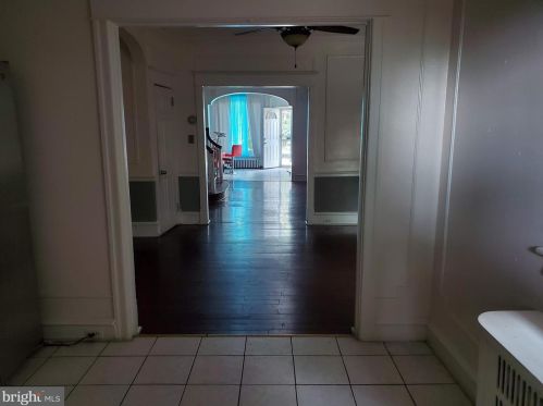 5647 10th St, Philadelphia PA 19141-3601 exterior