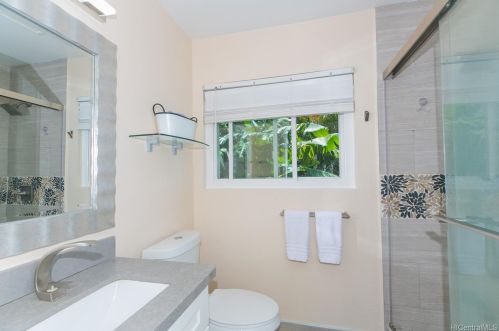 989 Kaluanui Rd, Honolulu HI  96825-1324 exterior