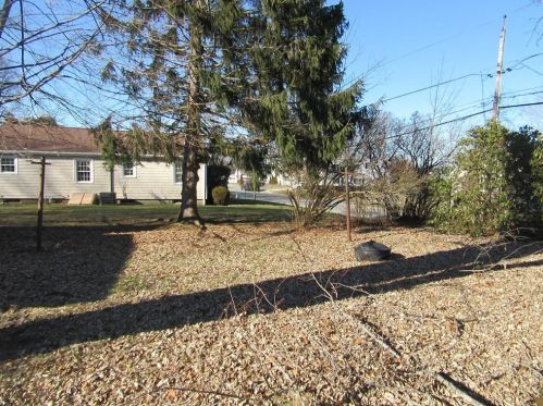 10 Sprague Ave, Lincoln, RI 02865-1514