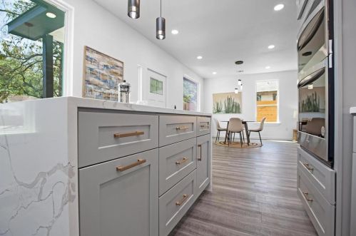 3104 Th, Austin TX  78702-1402 exterior