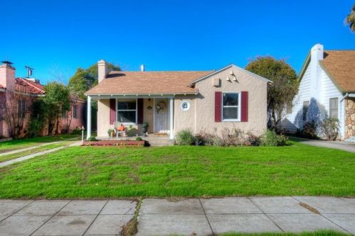 805 Adoline Ave, Fresno, CA 93728-2903
