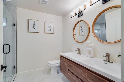 1867 Pleasant Hill Rd, Concord CA  94523-4040 exterior