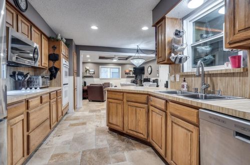 1521 Barclay Dr, Carrollton TX 75007-2836 exterior