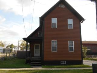 319 Adams St, Conneaut, OH 44030-2449
