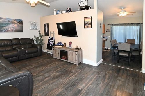 550 Watermelon Dr, Pueblo, CO 81007-2826