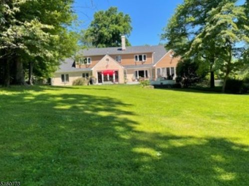 44 Ferguson Rd, Warren, NJ 07059-6908