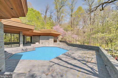 1141 Stuart Rd, Princeton NJ  08540-1216 exterior