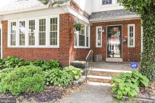 2515 2nd St, Harrisburg, PA 17110-1107