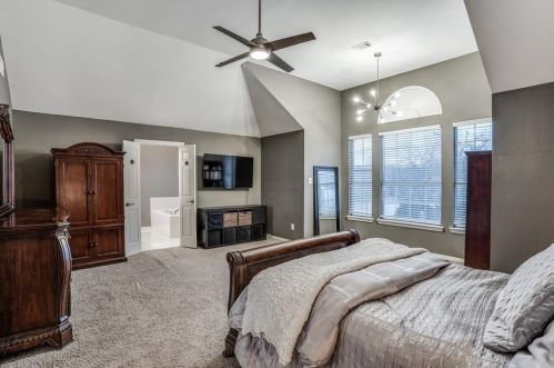 9400 Abbey Rd, Irving TX  75063-6418 exterior