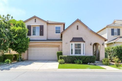 662 Edinburgh Ln, Clovis, CA 93619-9101