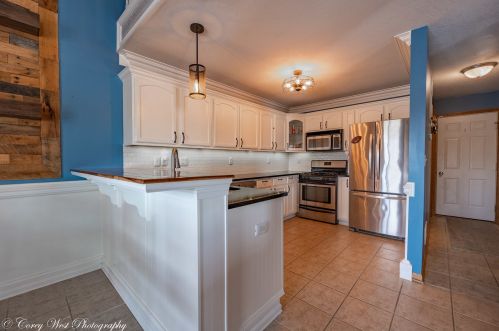 1211 Alexandria Dr, Sycamore IL  60178-9508 exterior