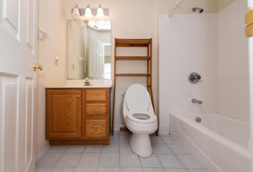 6236 Ashbourne Pl, Cincinnati OH 45233-4455 exterior