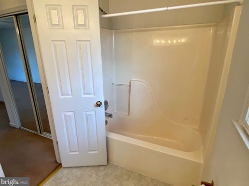 1304 Avalon Blvd, Shady Side MD 20764-9683 exterior