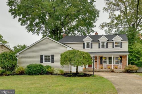 249 St David Dr, Mount Laurel, NJ 08054-2917